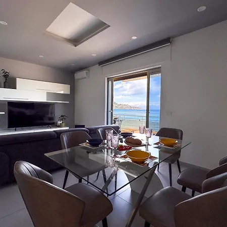 Sguardo Di Passione جيارديني ناكسوس