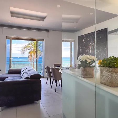 Sguardo Di Passione جيارديني ناكسوس